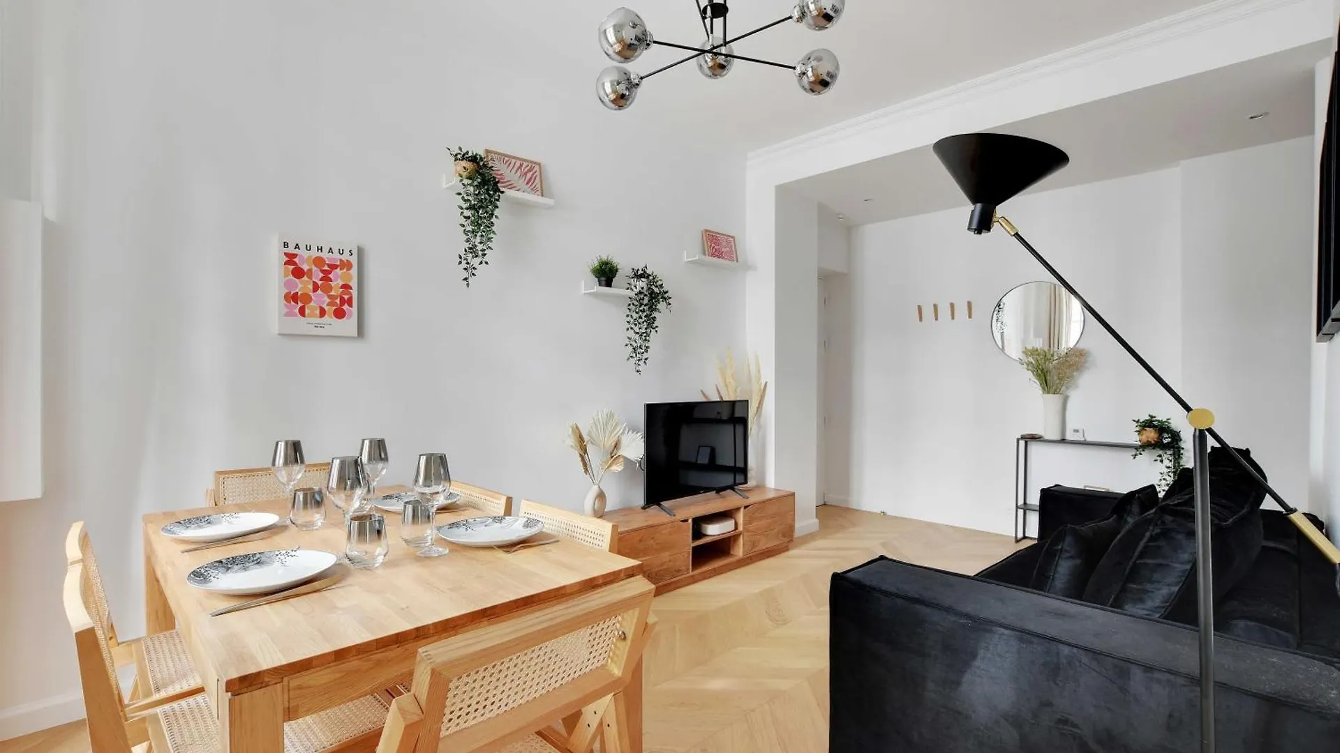 Apartment Spacieux Cosy -2br 8p-pl De La Nation