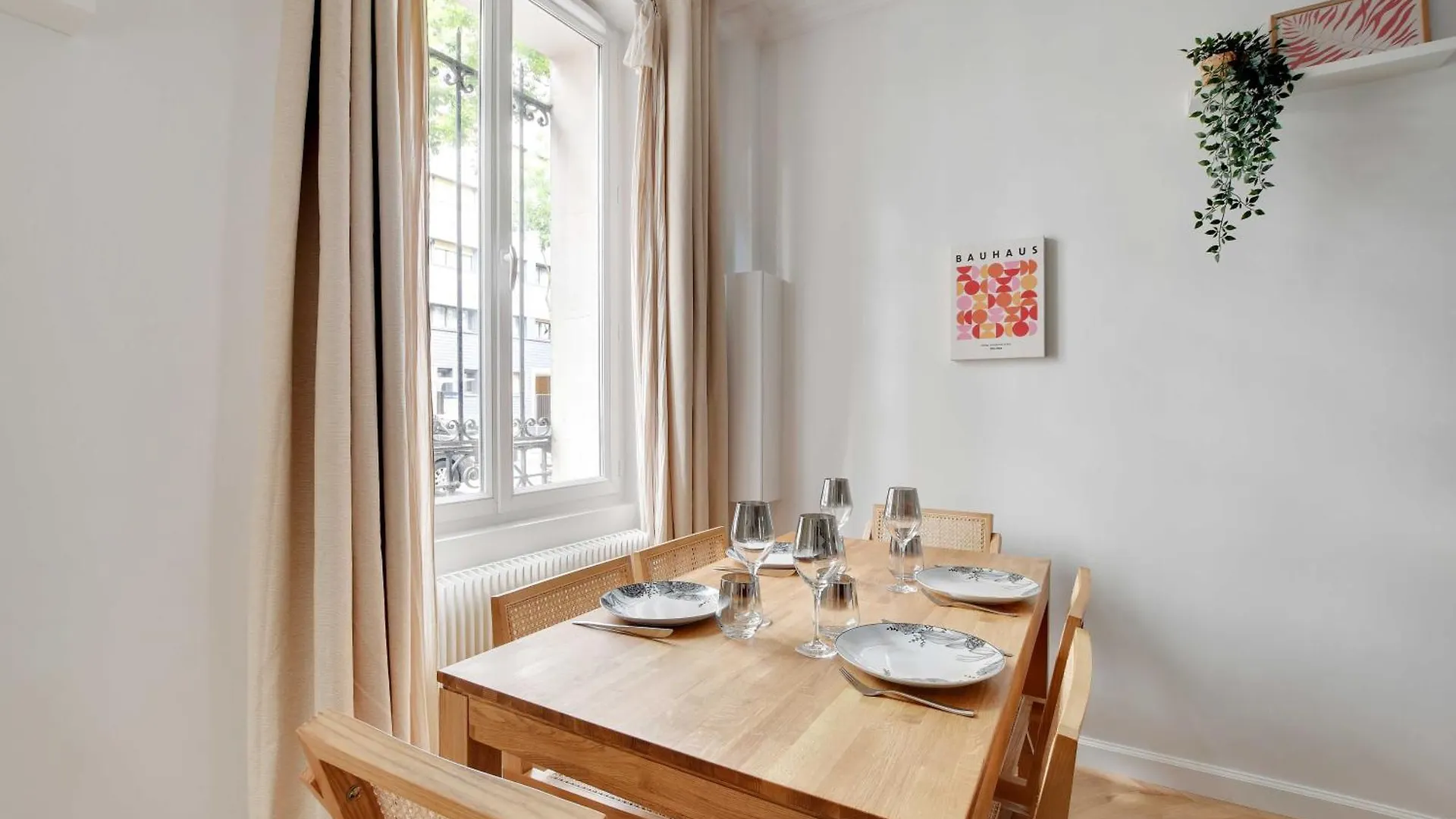 Spacieux Cosy -2br 8p-pl De La Nation